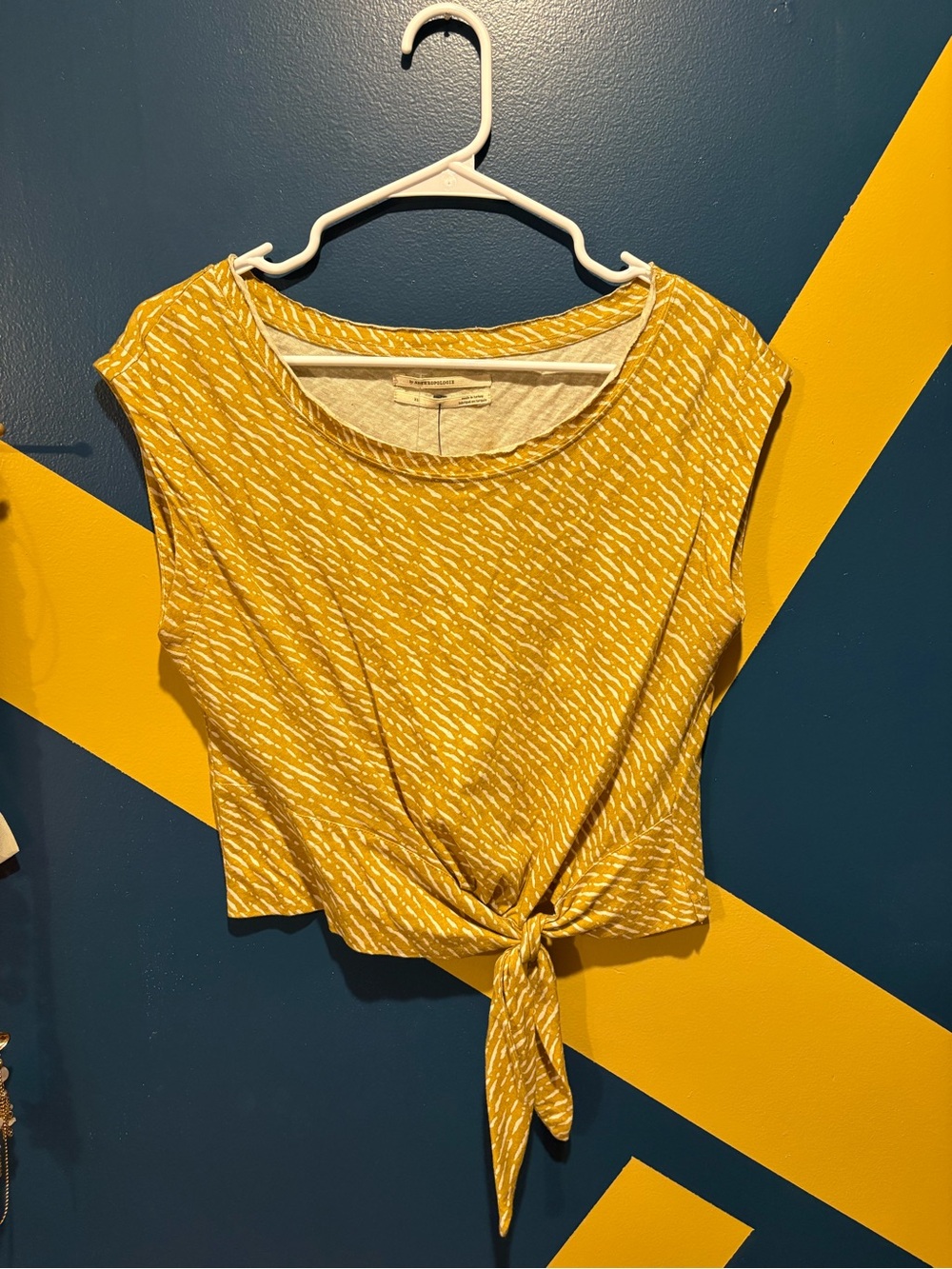 By Anthropologie Mustard Yellow & Cream Tie Front Short Sleeve Top EUC